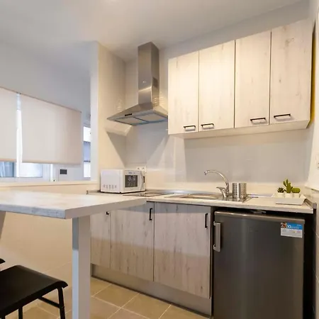 Apartment Modern,cozy And Centric Next To